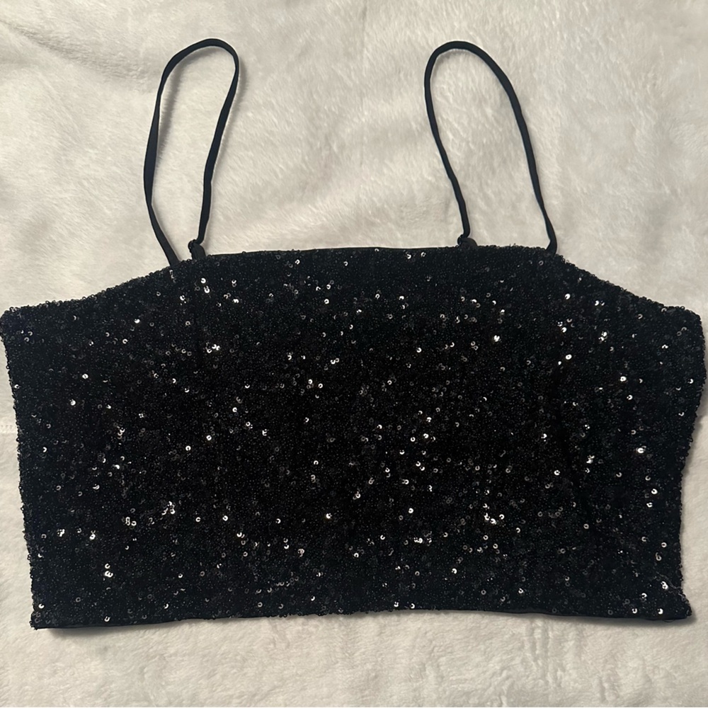 EXPRESS SEQUIN SHORT TOP, X-LARGE SIZE.